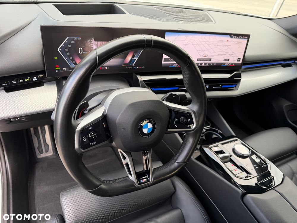 BMW Seria 5 ver-520d-xdrive-mhev-m-sport - 25