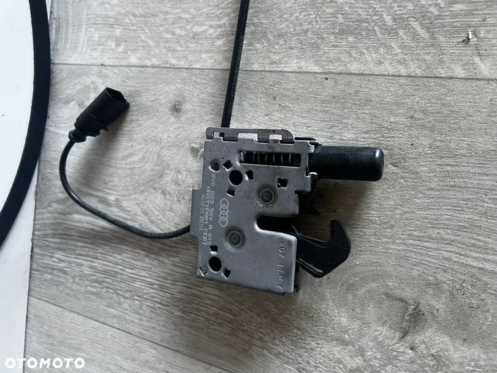 Zamek maski Audi A3 8Y 8Y0823509A 8Y0823509 Z LINKAMI - 2