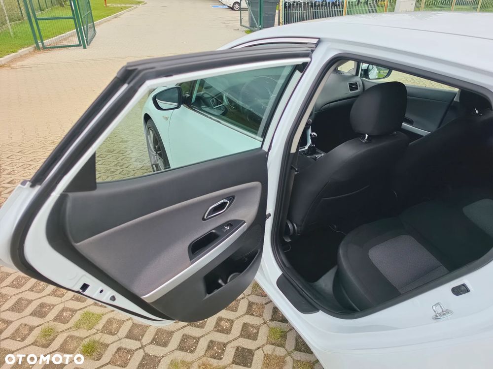 Kia Ceed 1.6 GDI ISG Platinum Edition - 22