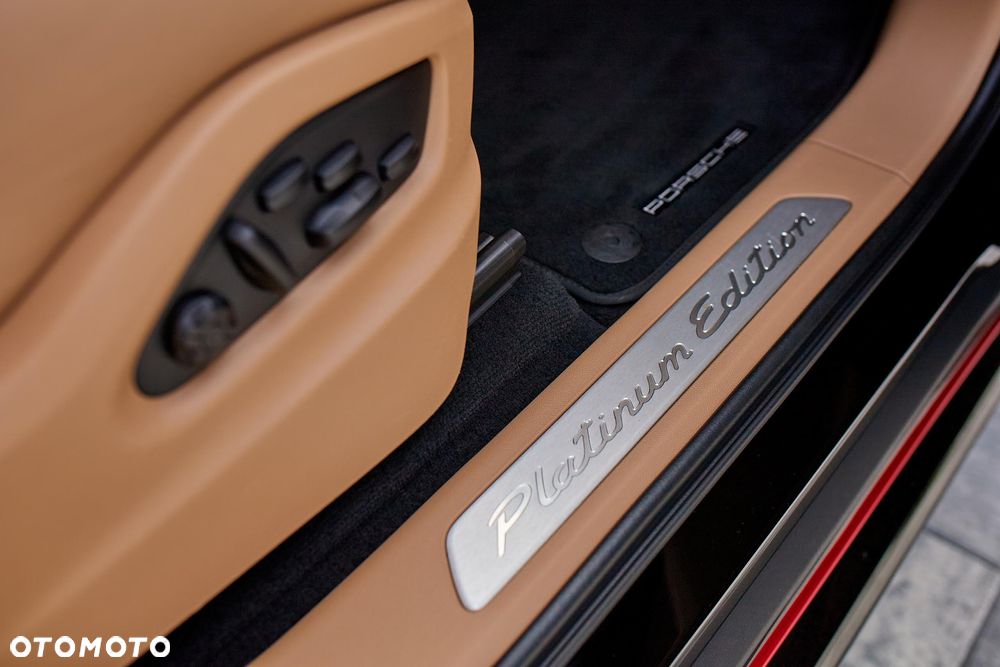 Porsche Cayenne - 16