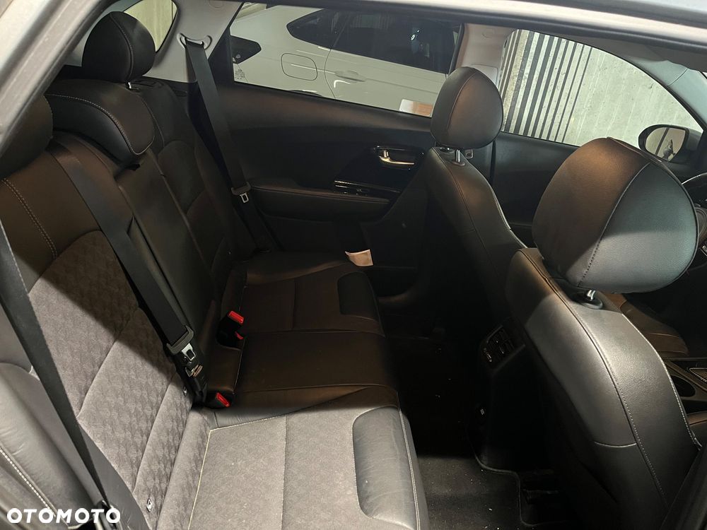 Kia Niro 1.6 GDI Hybrid L - 13