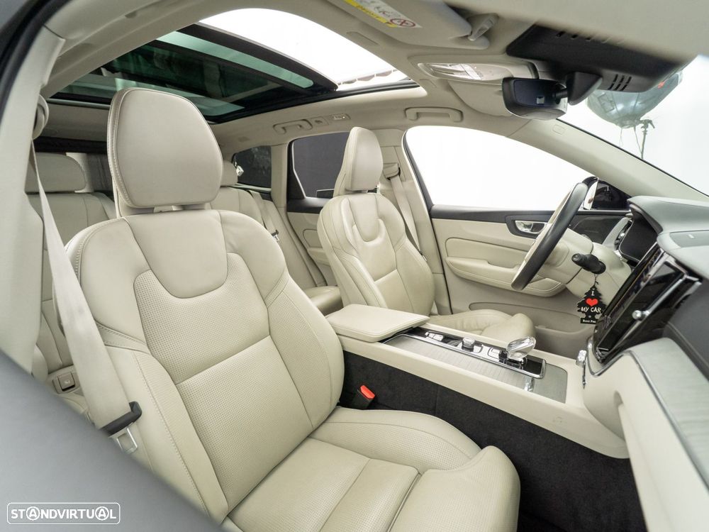 Volvo XC 60 2.0 T8 PHEV Ultimate Bright AWD - 46