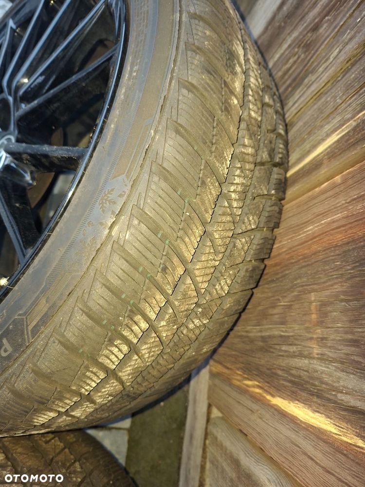 Koła Felgi Toyota Yaris GR 18 Cali 8j ET 45 Opony 24r - 7