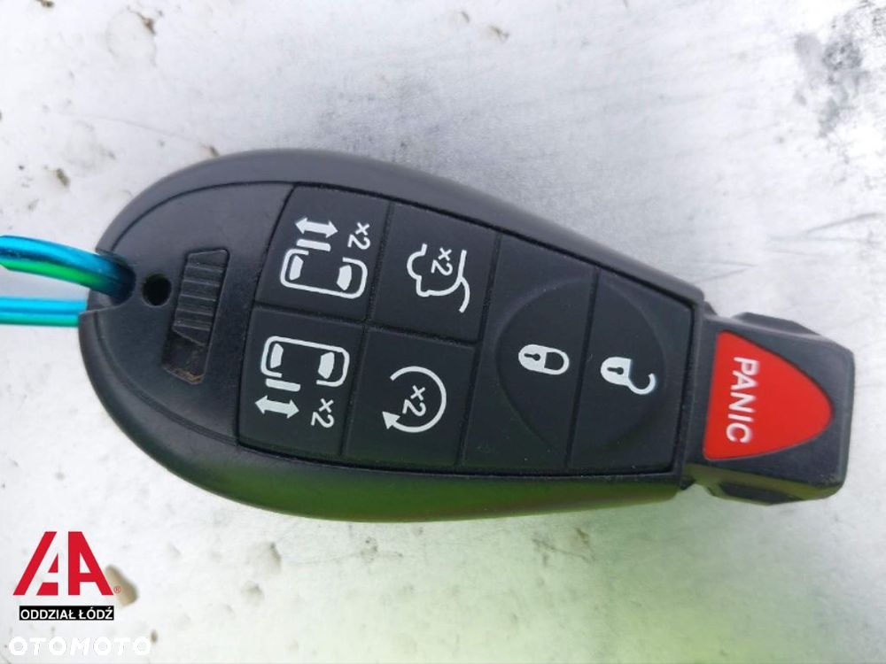 Chrysler Town & Country - 11