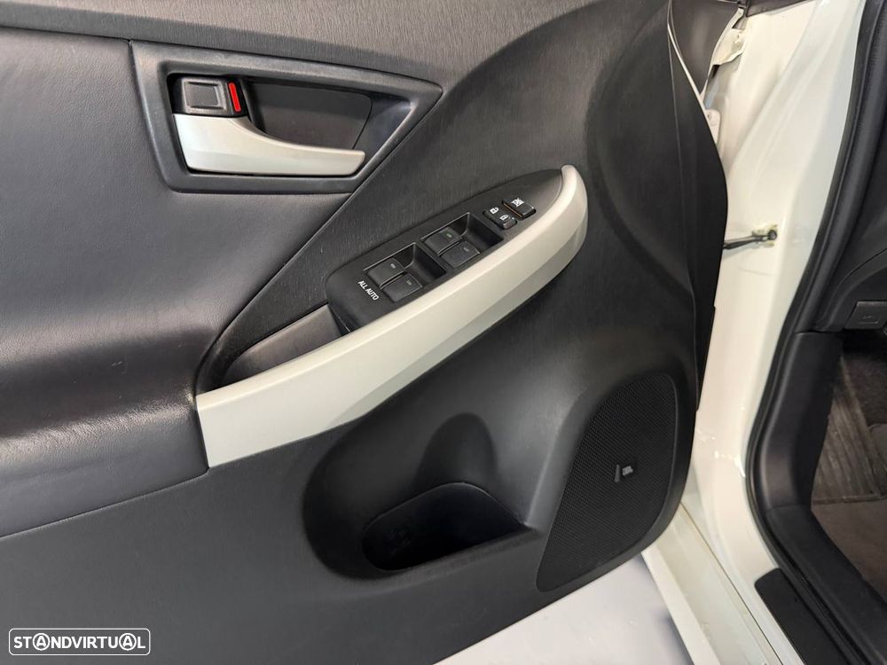 Toyota Prius 1.8 Premium P.Navi+Pele - 33