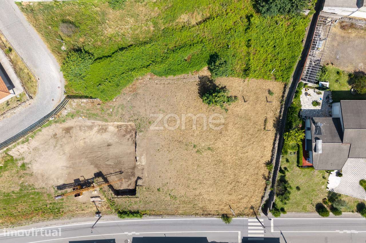 Terreno urbano com 1.245 m² em Moreira de Cónegos, Guimarães - Grande imagem: 2/16