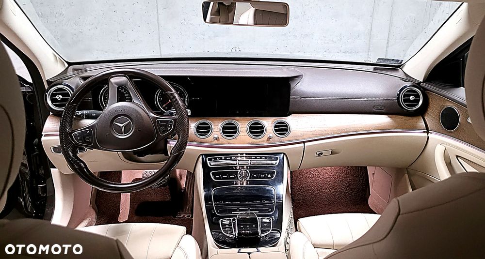 Mercedes-Benz Klasa E 220 d 4-Matic 9G-TRONIC - 3