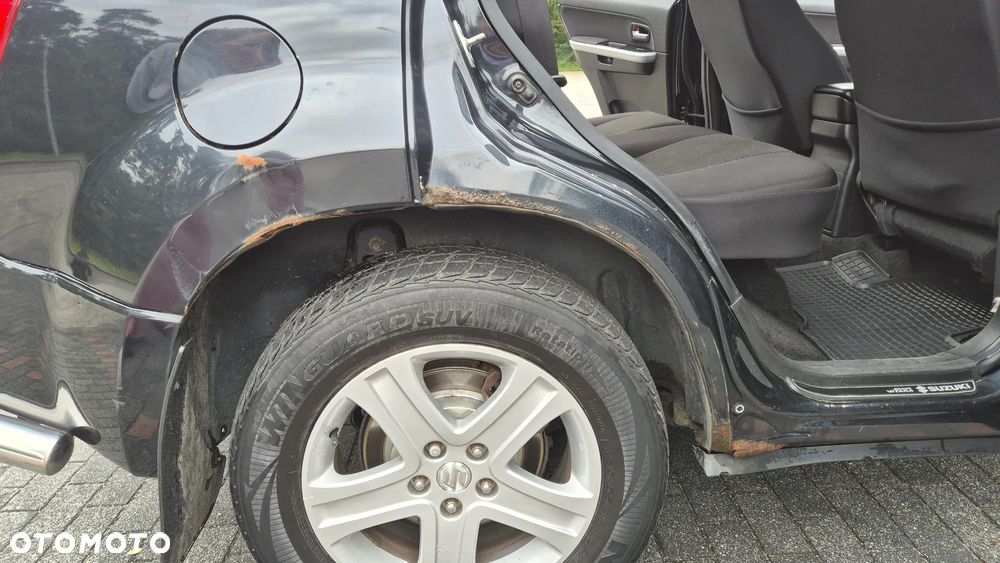 Suzuki Grand Vitara 2.4 De Luxe - 20