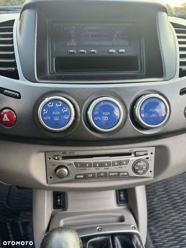 Mitsubishi L200 Pick Up 4x4 DPF Intense Club Cab - 12