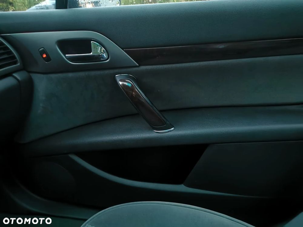 Peugeot 407 2.0 HDI Intense - 16