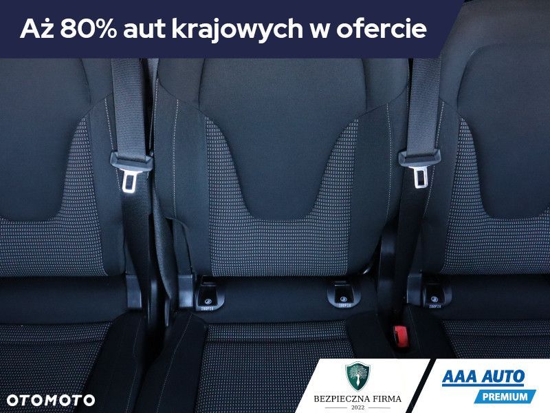 Mercedes-Benz Klasa V - 12