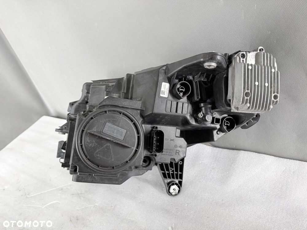 Lampa przednia prawa Mercedes-Benz EQC A293 W293 A2939060201 - 6