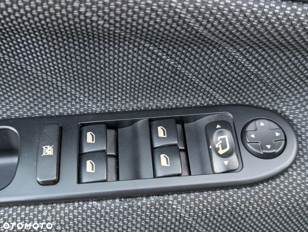 Peugeot 207 1.6 HDi - 27