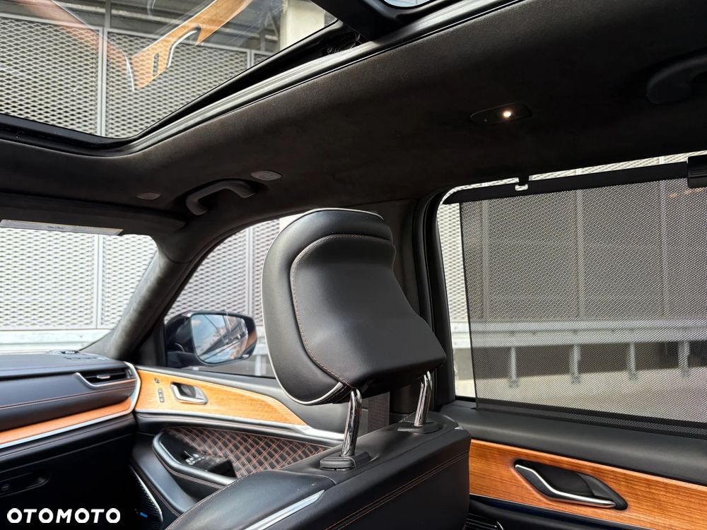 Jeep Grand Cherokee - 26