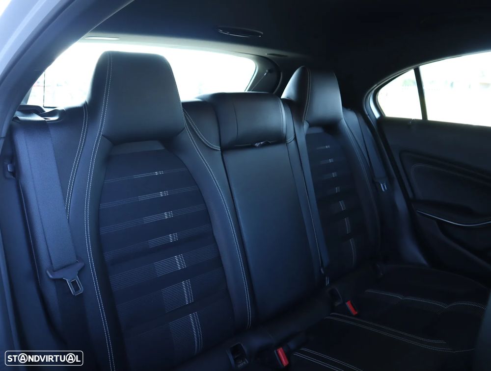 Mercedes-Benz A 180 d Urban - 22