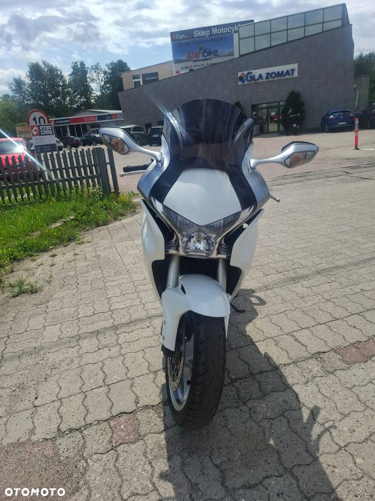 Honda VFR - 1