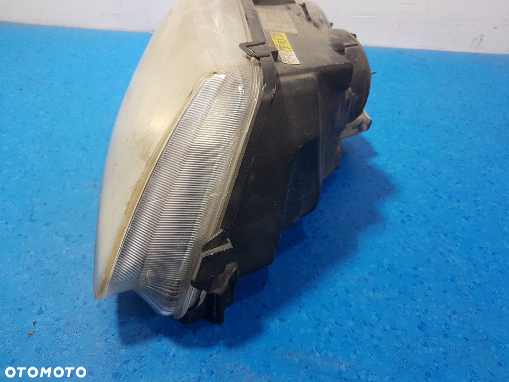 SAAB 95 REFLEKTOR XENON PRAWY - 5