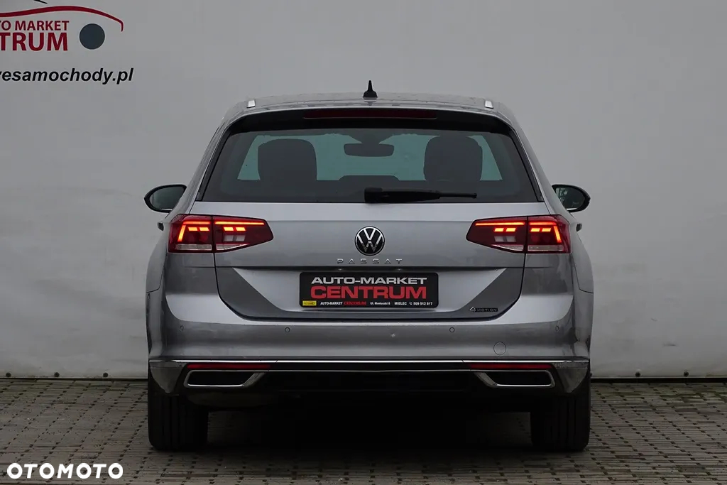 Volkswagen Passat Variant 2.0 TDI SCR DSG 4Motion Elegance - 11