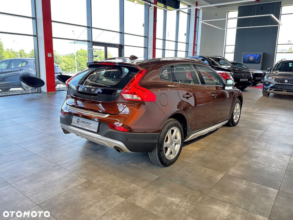 Volvo V40 Cross Country - 9
