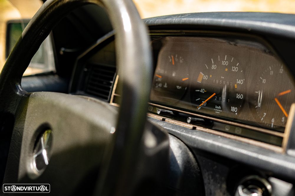 Mercedes-Benz W201 (1982-1993) 190 D 2.0 - 28