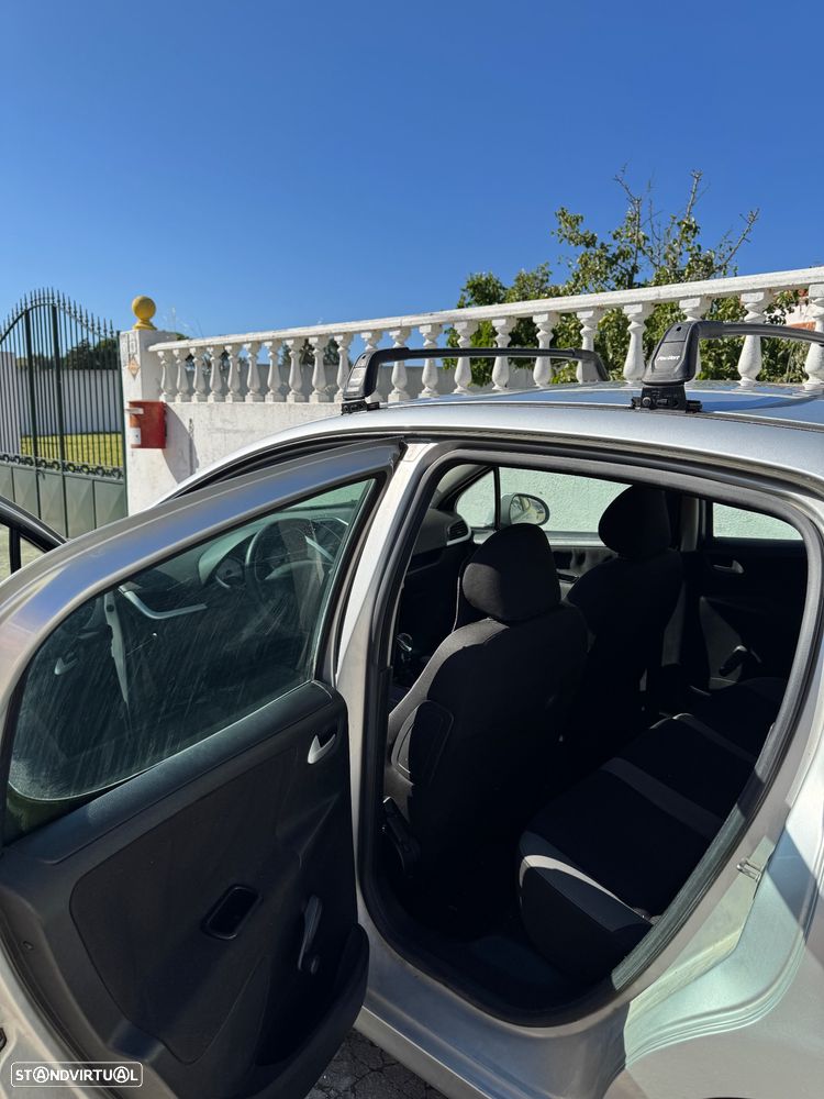 Peugeot 207 1.4 HDi Urban - 12