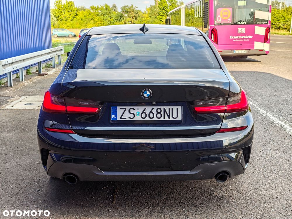BMW Seria 3 320d M Sport - 6