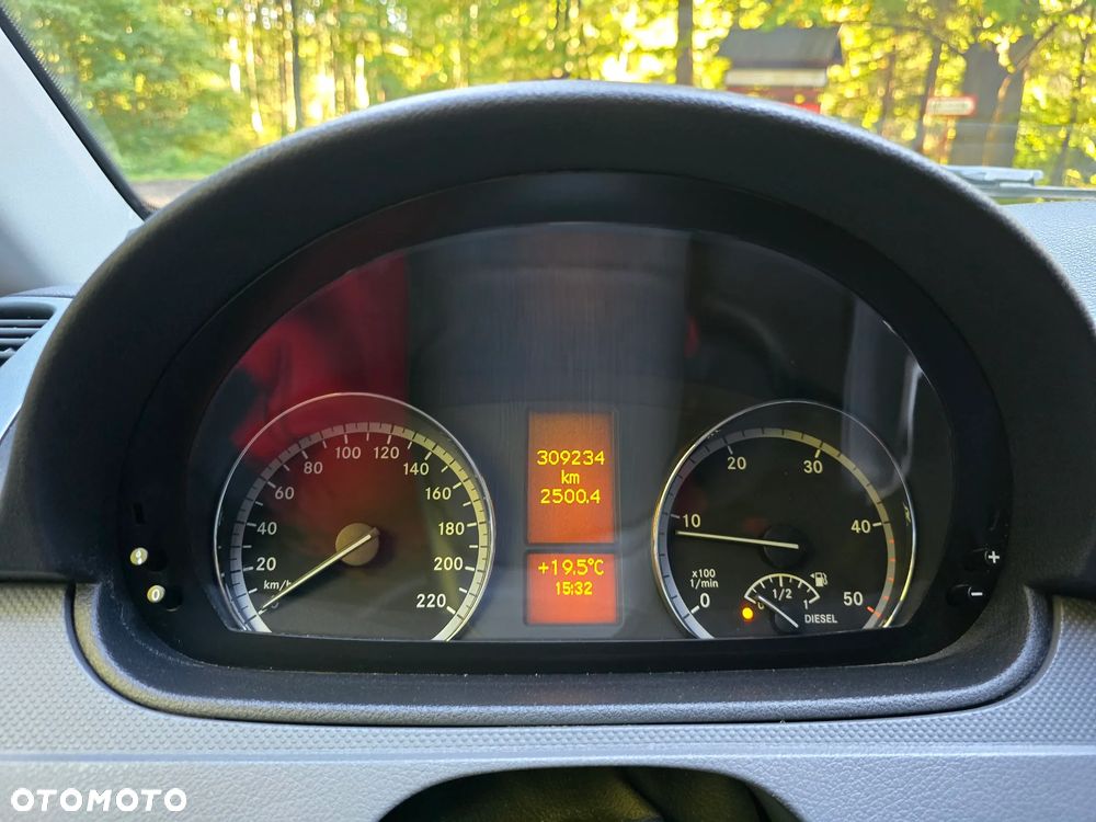 Mercedes-Benz Vito - 30