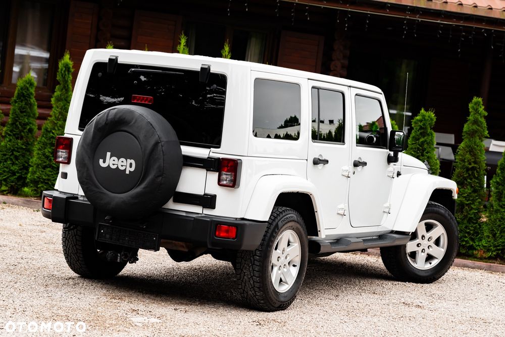 Jeep Wrangler Unlimited 3.6 Automatik Sahara - 11