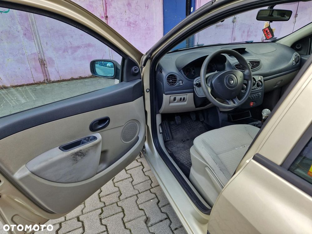 Renault Clio 1.2 16V 75 Dynamique - 15