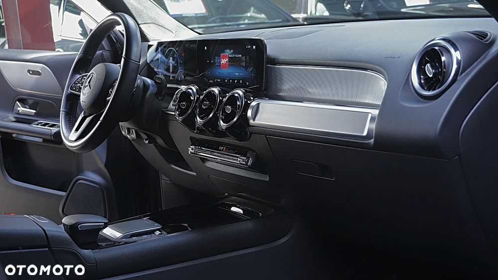Mercedes-Benz GLB 200 7G-DCT - 16