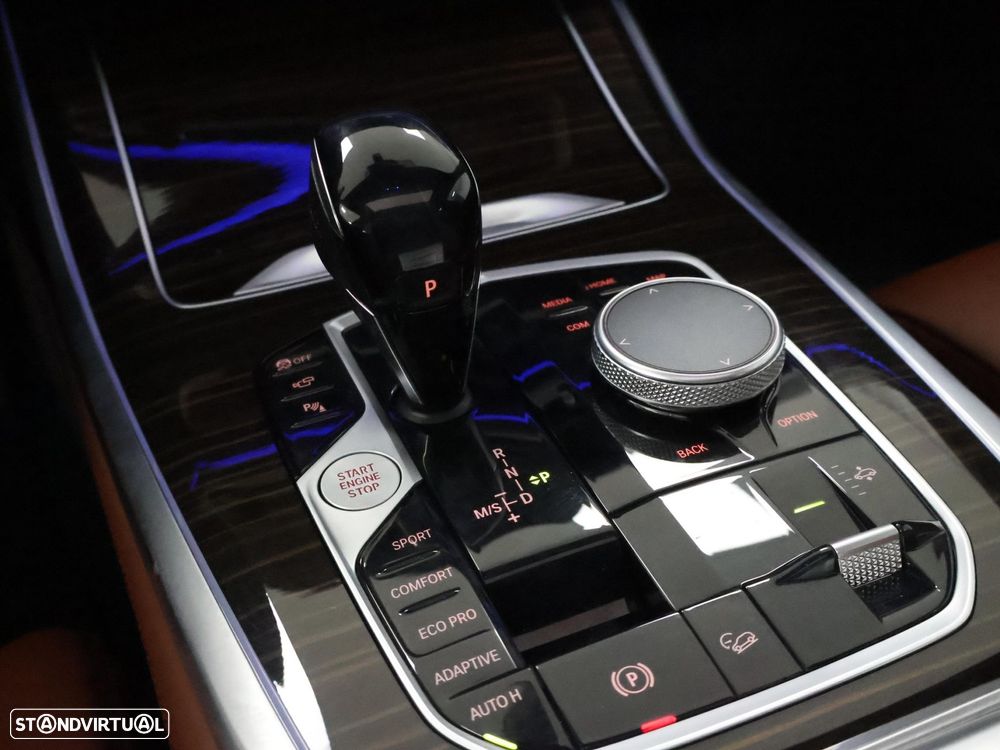 BMW X7 40 d xDrive Pack M - 32