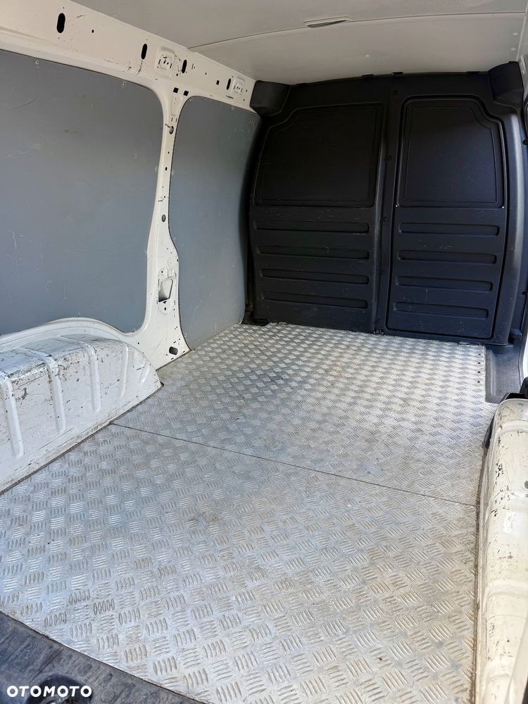 Volkswagen Caddy - 10