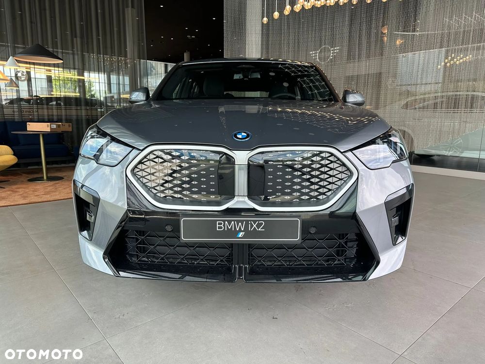 BMW iX2 eDrive20 66.5kWh M Sport Edition - 10