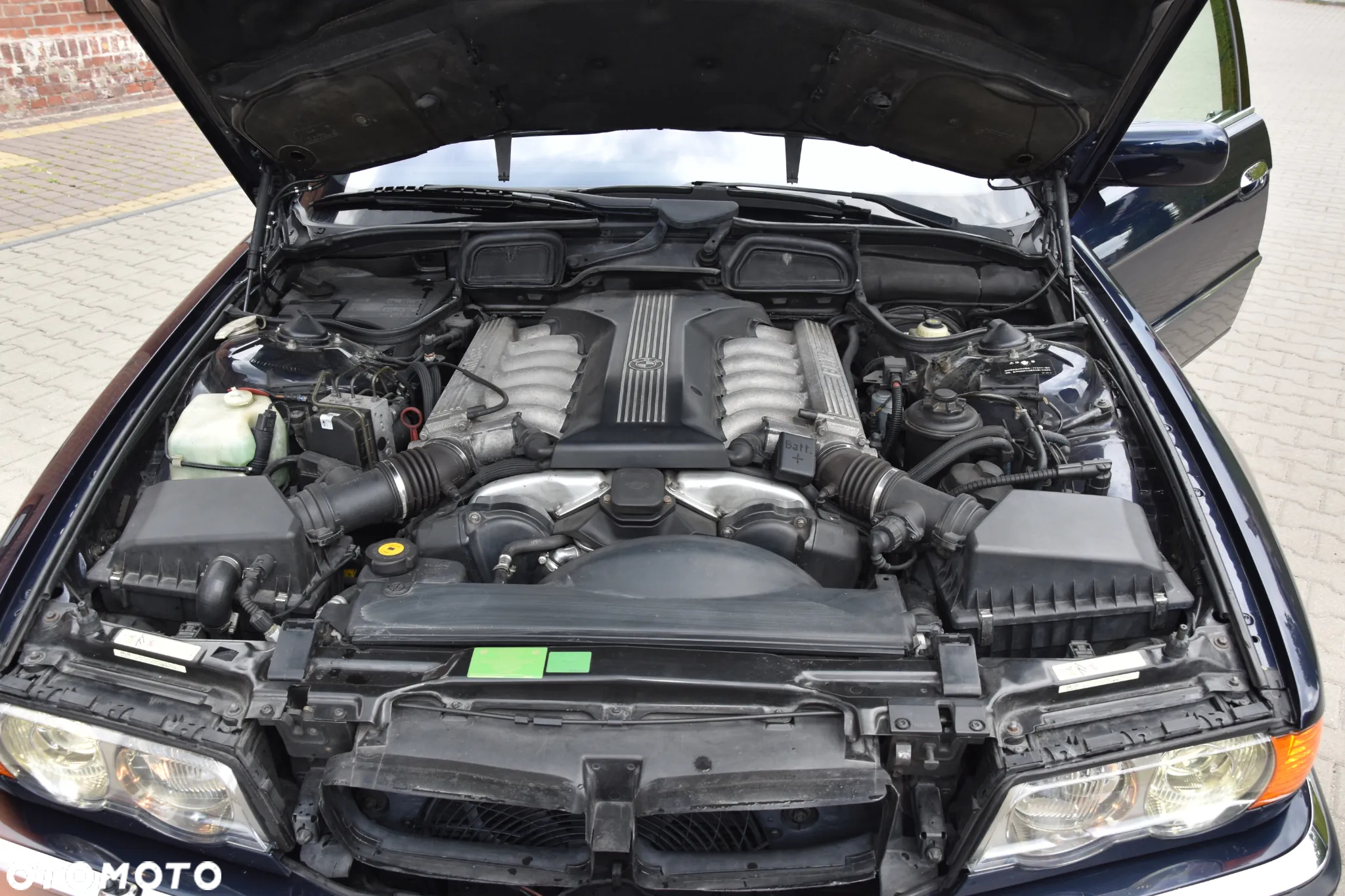 BMW Seria 7 750iL - 38