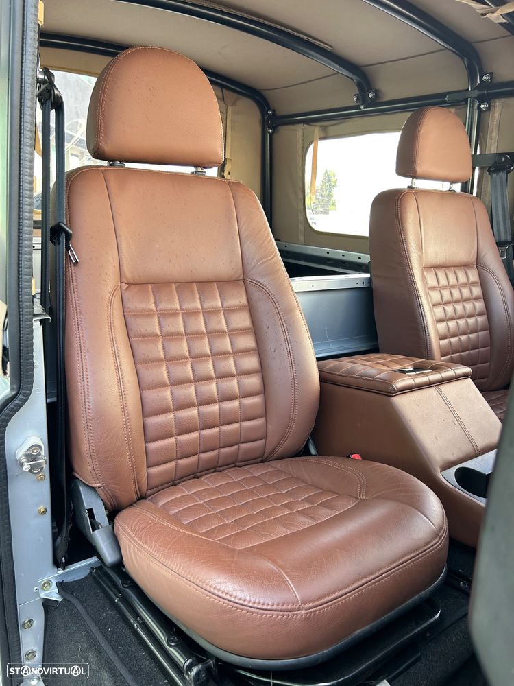 Land Rover Defender 90 2.4 CRD S - 42