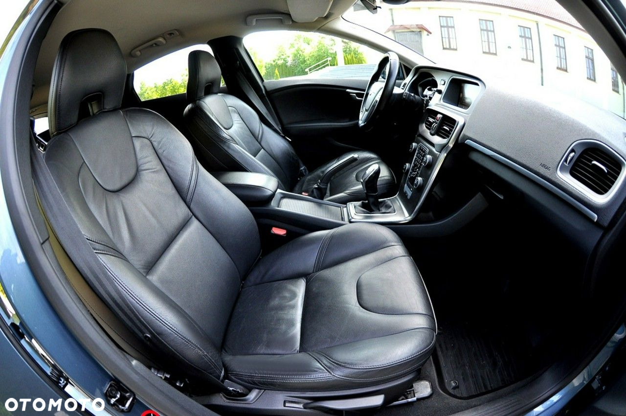 Volvo V40 D2 Momentum - 8