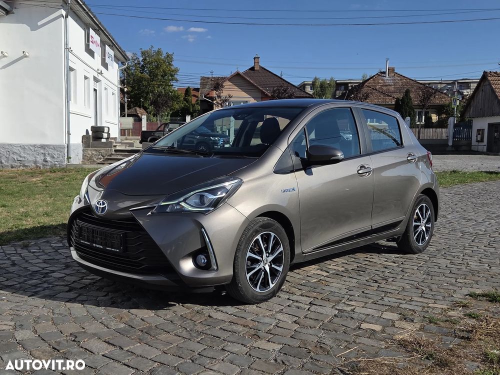 Toyota Yaris 1.5 VVT-i HSD Dynamic - 1