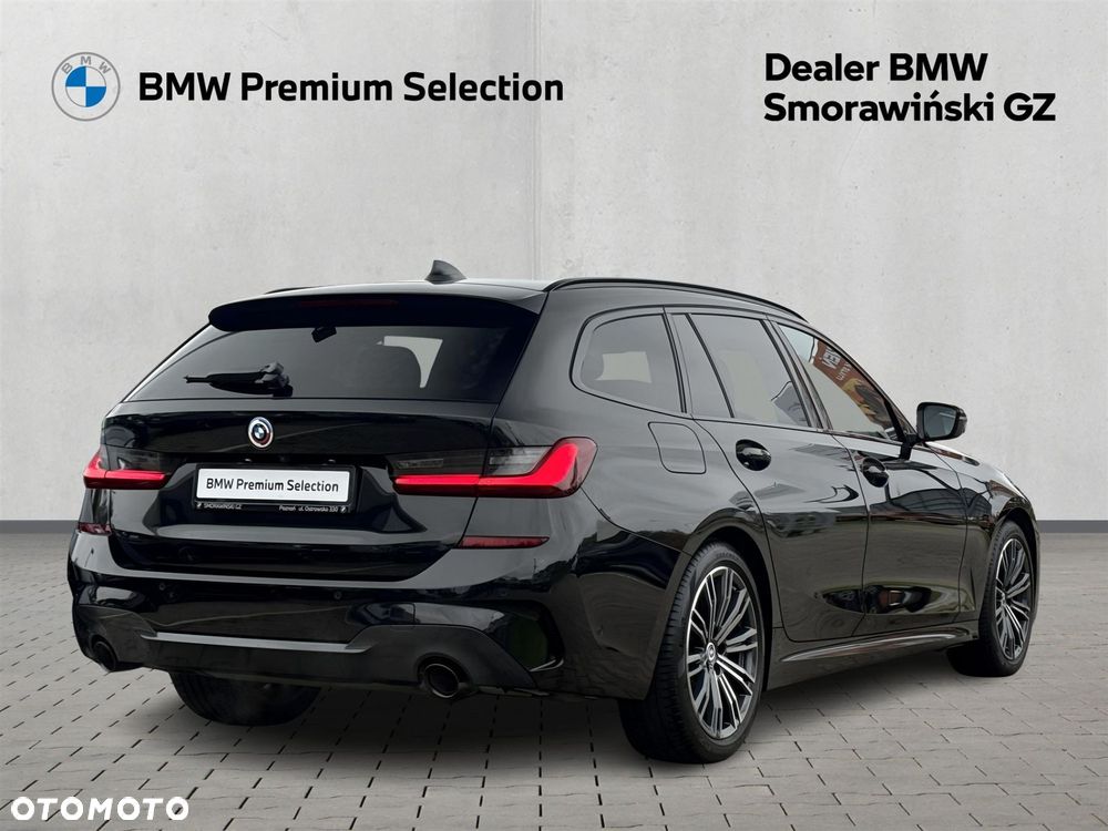 BMW Seria 3 330i xDrive - 26