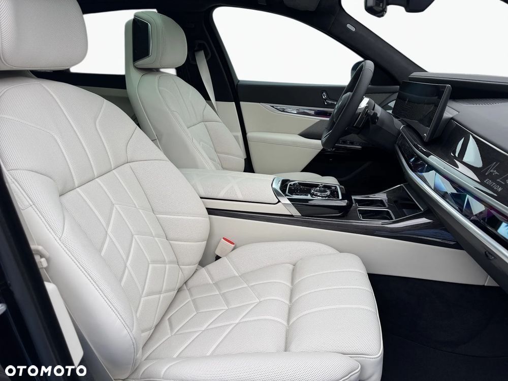 BMW Seria 7 740d xDrive mHEV Nero Lusso Edition sport - 21