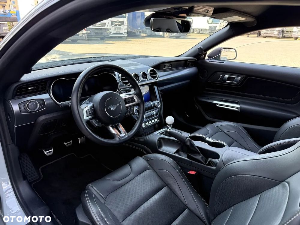 Ford Mustang - 7
