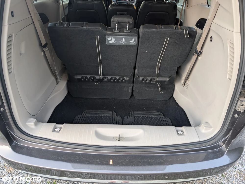 Chrysler Pacifica - 24