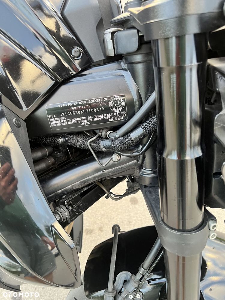 Suzuki GSX - 27