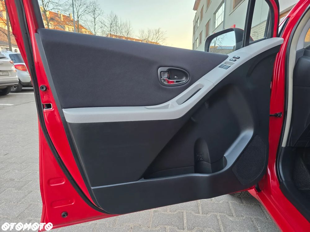 Toyota Yaris - 15