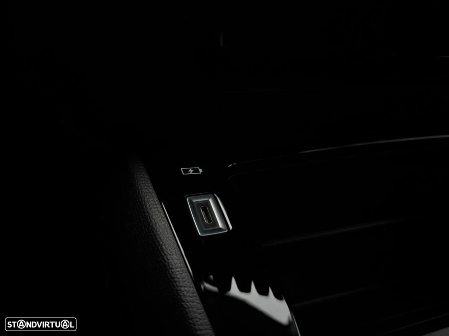 Peugeot e-208 E-Style - 19