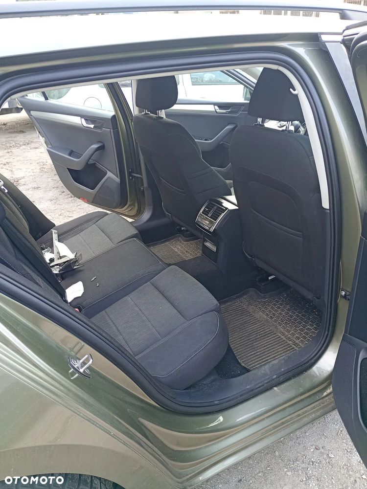 Skoda Superb 2.0 TDI Ambition - 11