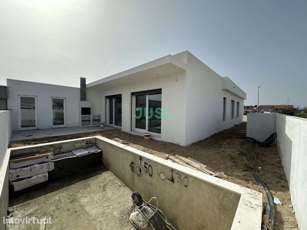 Moradia. térrea, isolada, T3 com 2 suítes, piscina e garagem em Aze... - Grande imagem: 4/30