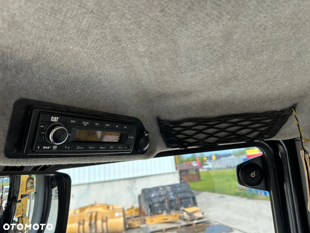 Caterpillar 432F2 - 24