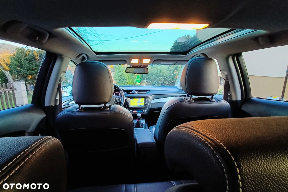 Toyota Avensis Touring Sports 1.6 D-4D Edition S+ - 6