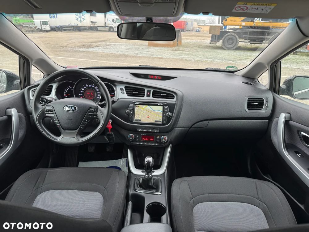 Kia Ceed 1.6 GDI Dream Team Edition - 2