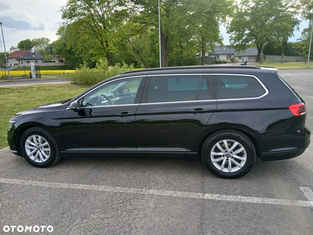 Volkswagen Passat 2.0 TDI SCR DSG Conceptline - 2